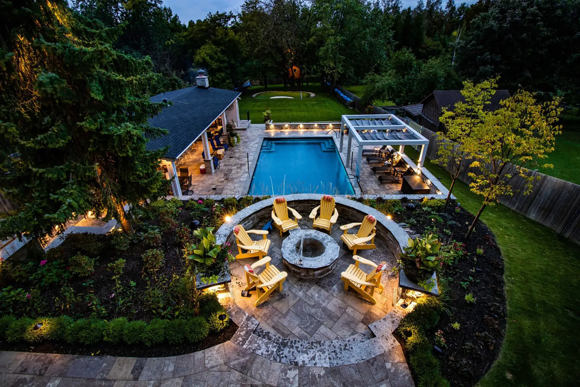 we build beautiful outdoor spaces