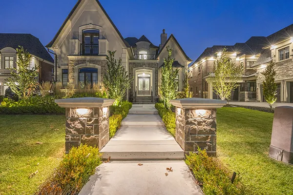 The Art of Illumination: Landscape Lighting Techniques to Transform Your Evenings 1 The Art of Illumination: Landscape Lighting Techniques to Transform Your Evenings