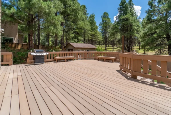 Choosing the Right Materials: A Winter Guide to Wood vs. Composite Decking for a Canadian Climate